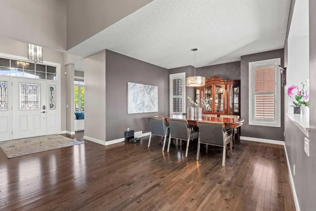 92 Cranarch Heights SE