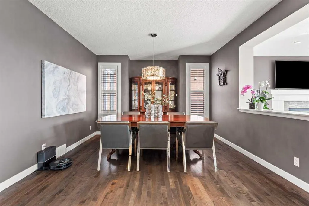 92 Cranarch Heights SE