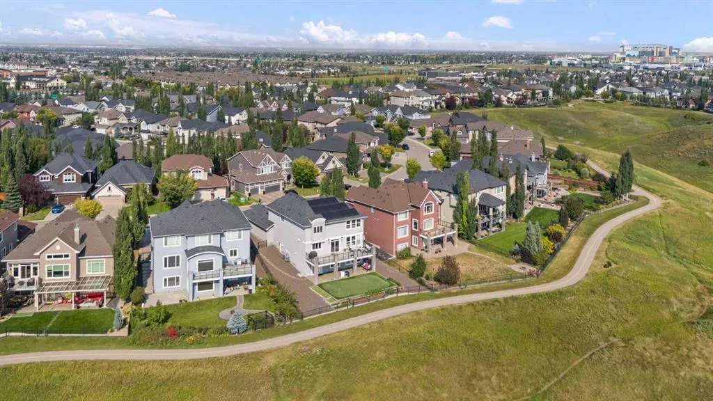 92 Cranarch Heights SE