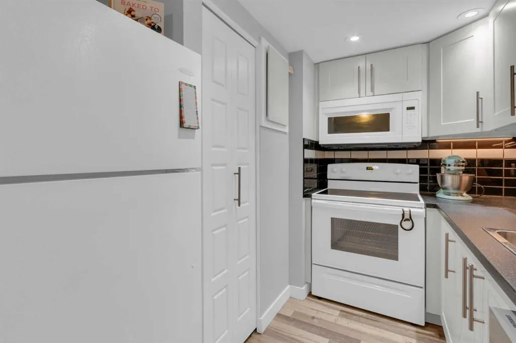 5404 10 Avenue SE, #221