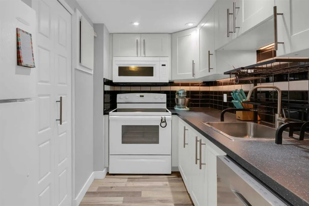 5404 10 Avenue SE, #221