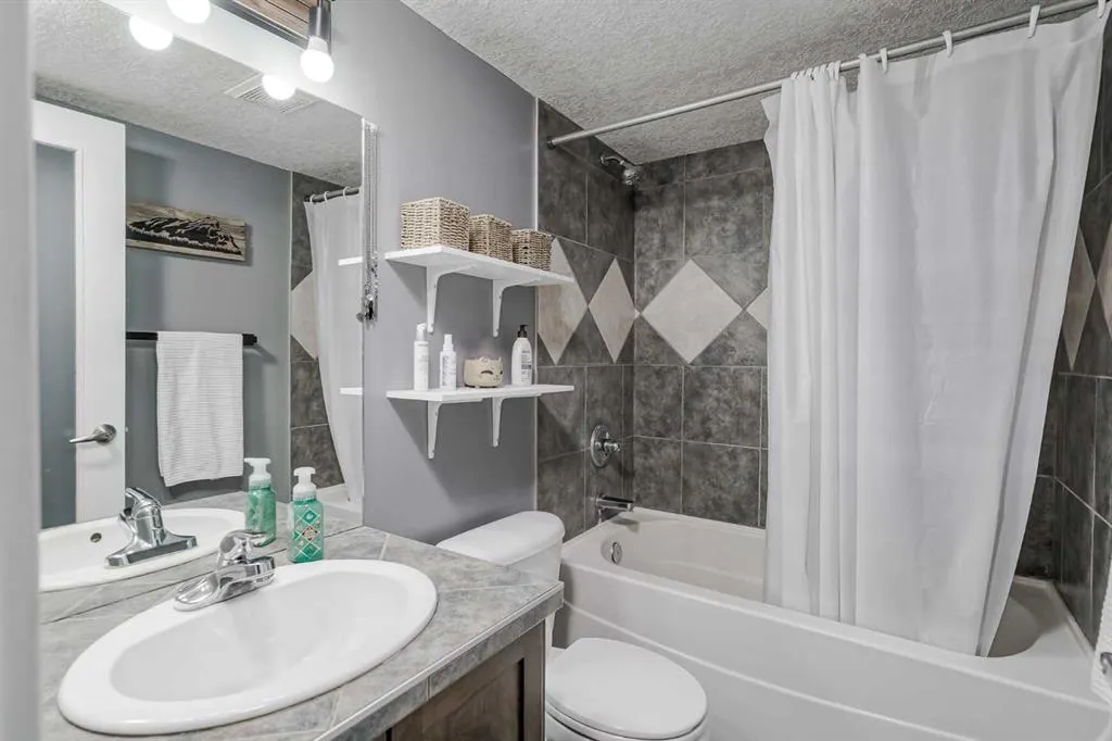 355 5 Avenue NE, #208