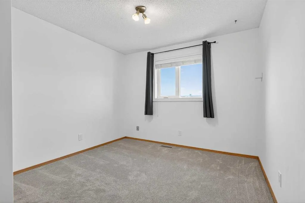 23 Edgepark Way NW