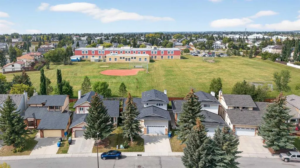 23 Edgepark Way NW
