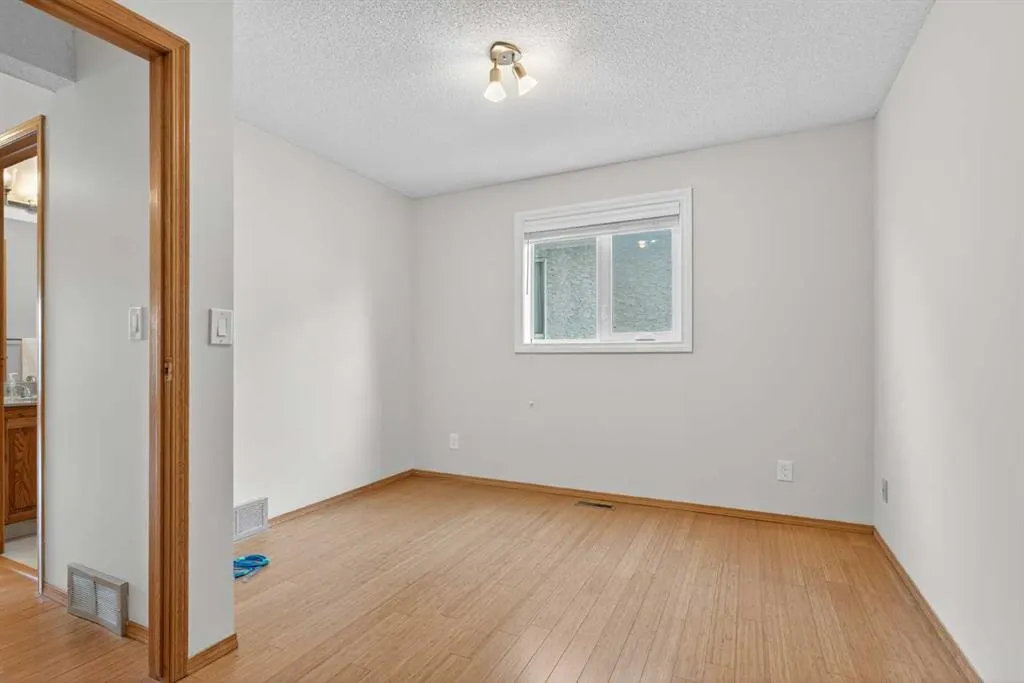23 Edgepark Way NW