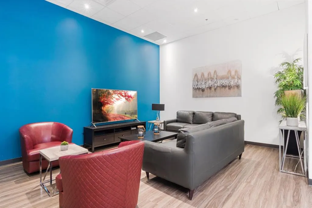 836 15 Avenue SW, #205