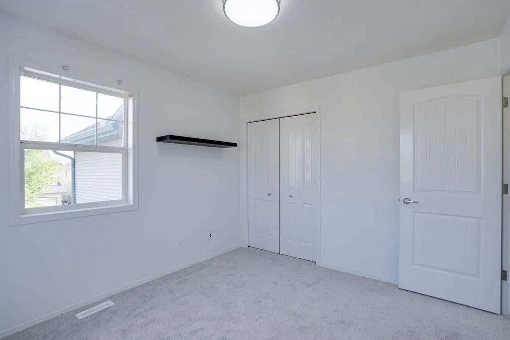 382 Brightonstone Green SE
