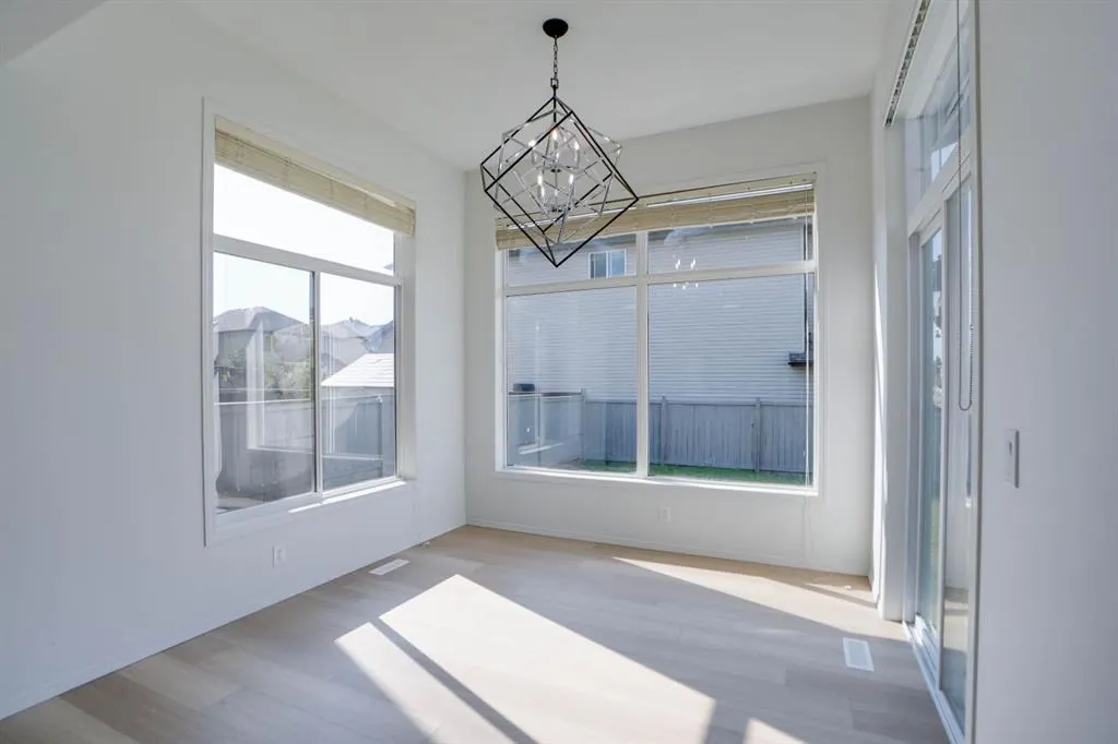382 Brightonstone Green SE