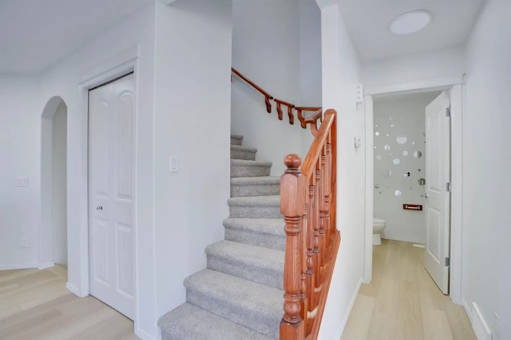 382 Brightonstone Green SE