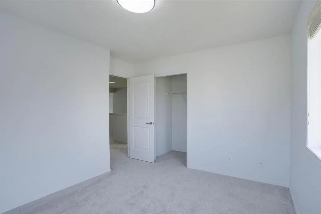 382 Brightonstone Green SE