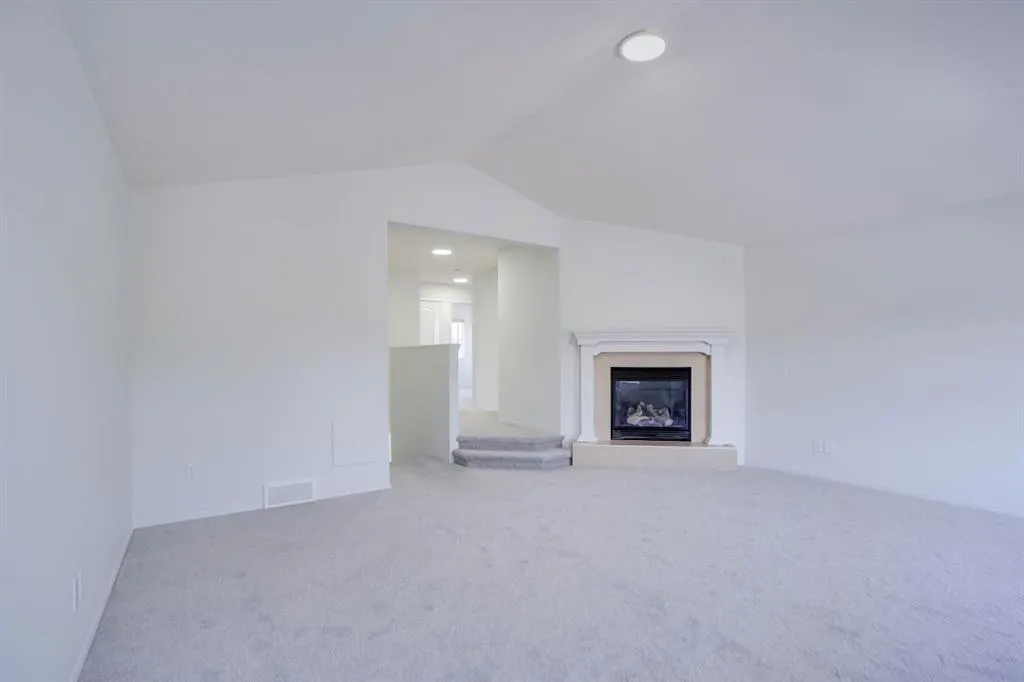 382 Brightonstone Green SE