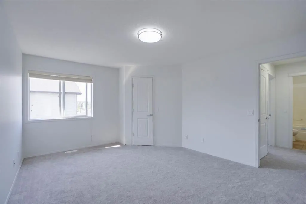 382 Brightonstone Green SE