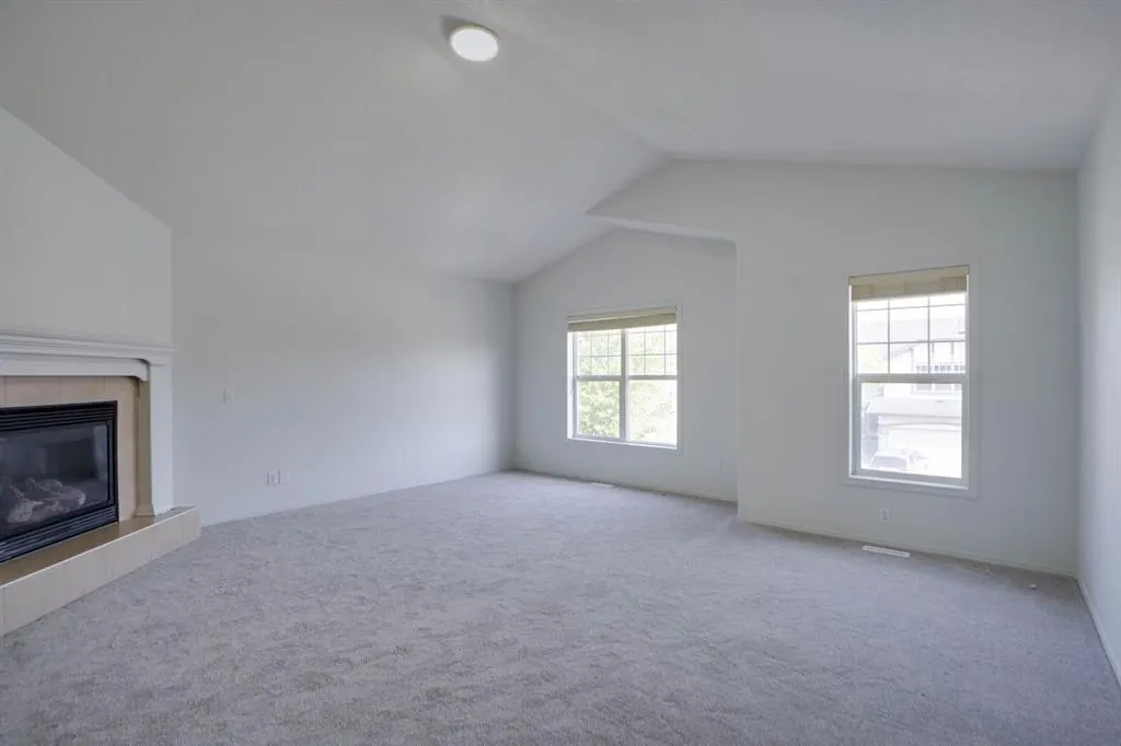 382 Brightonstone Green SE