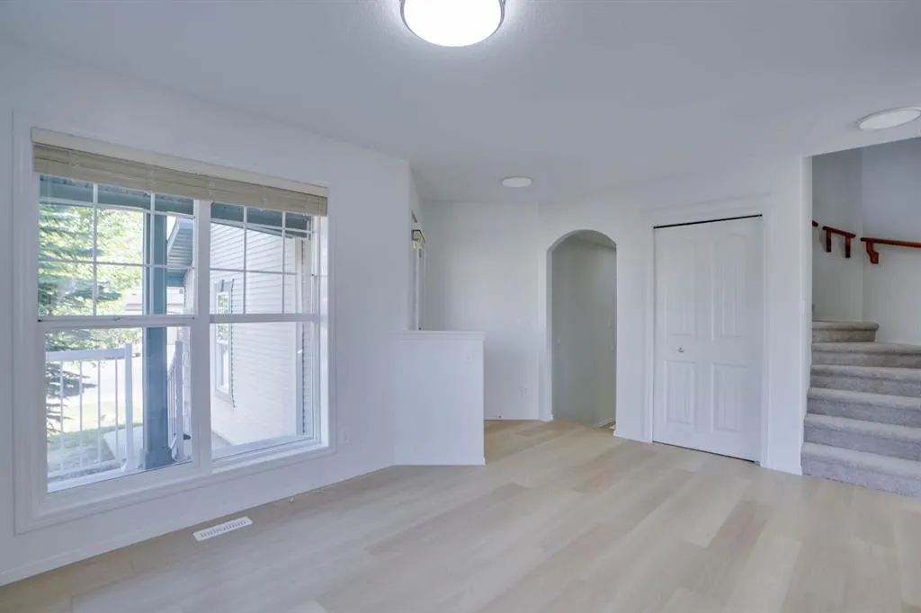382 Brightonstone Green SE