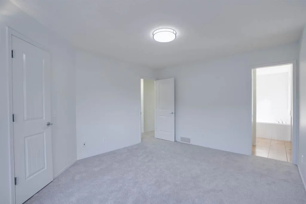 382 Brightonstone Green SE