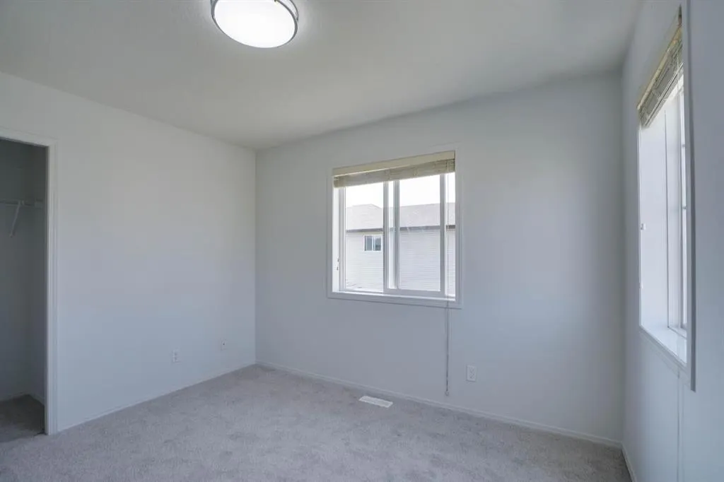 382 Brightonstone Green SE