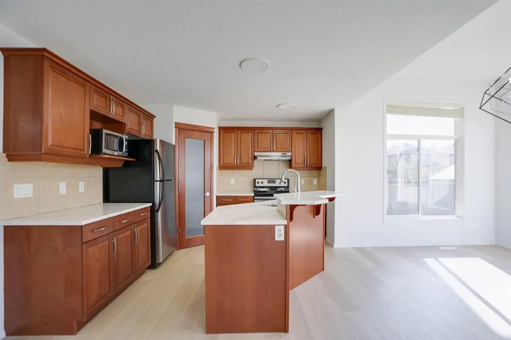 382 Brightonstone Green SE