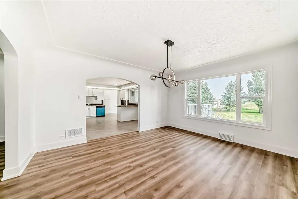 270139 Inverlake Road