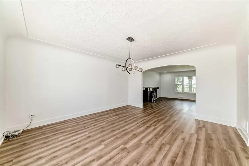 270139 Inverlake Road