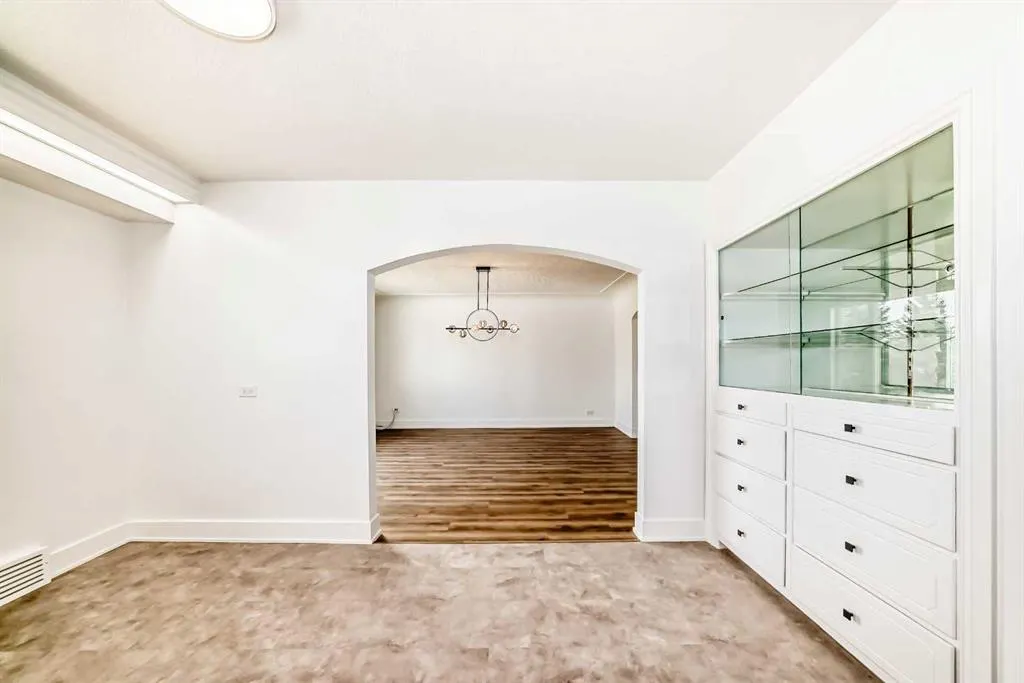 270139 Inverlake Road