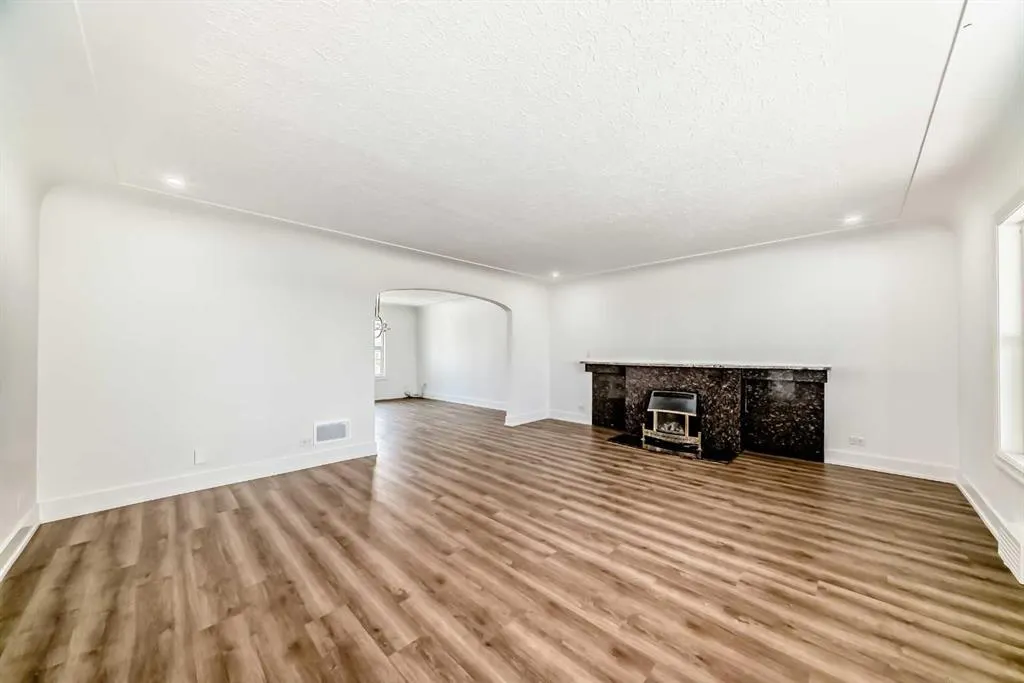 270139 Inverlake Road