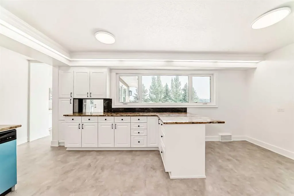 270139 Inverlake Road