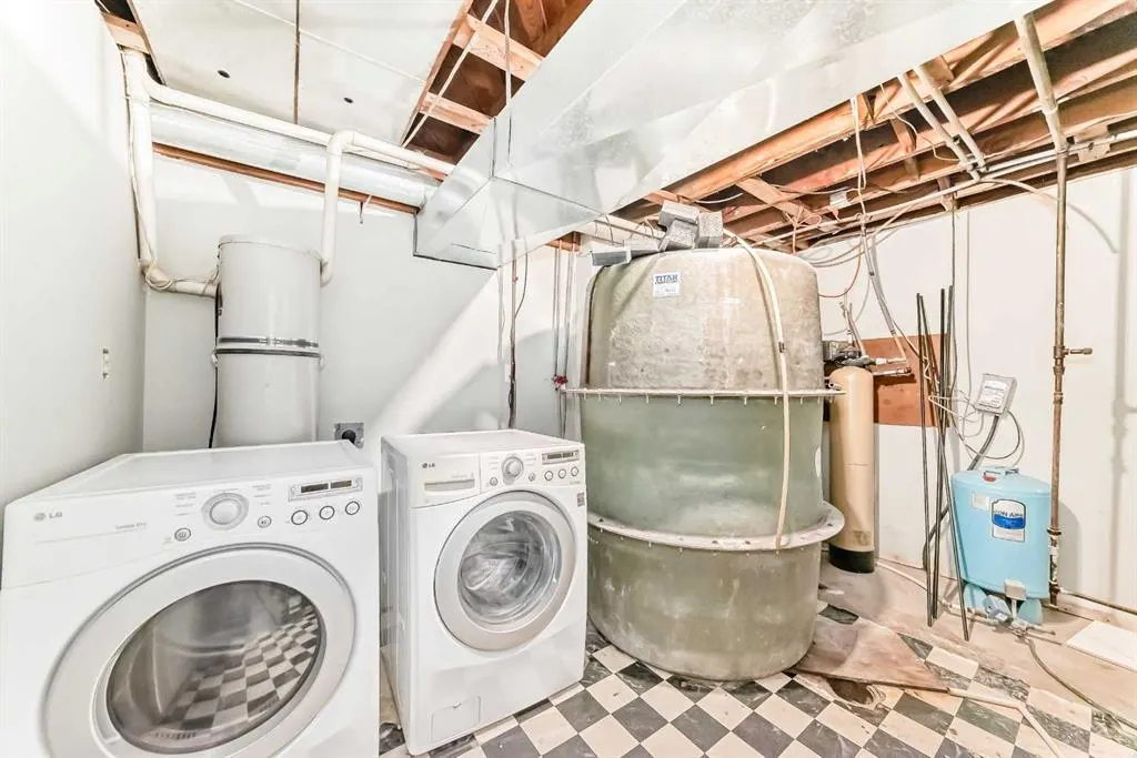 270139 Inverlake Road