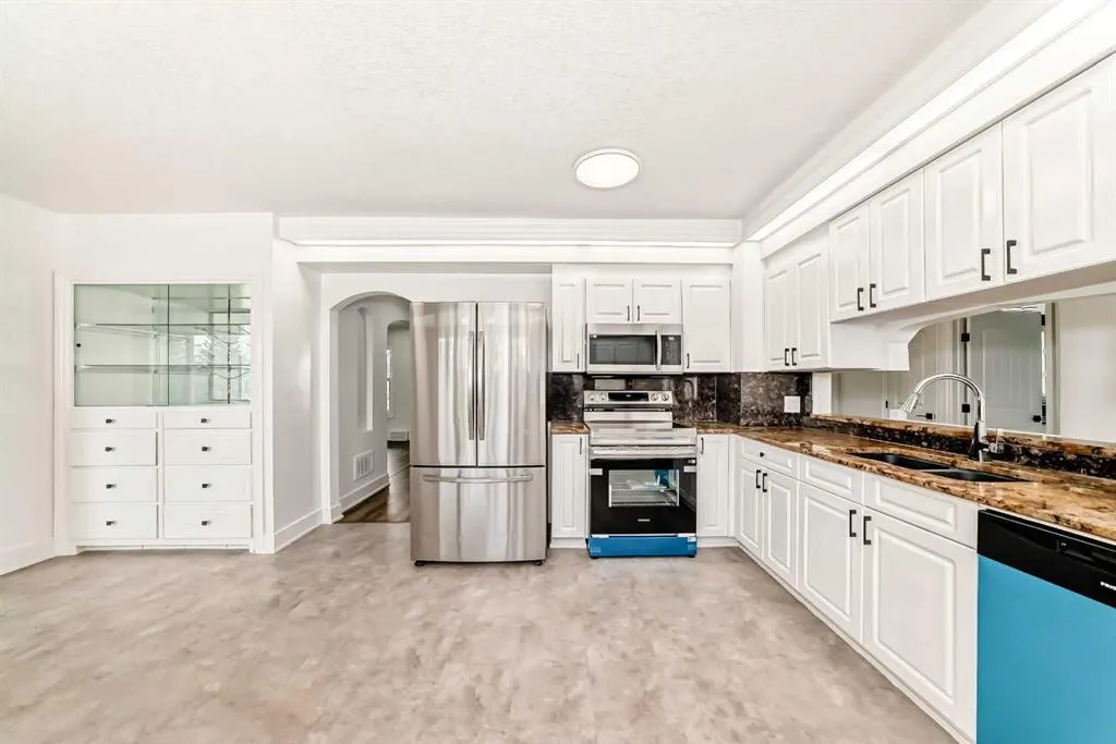 270139 Inverlake Road