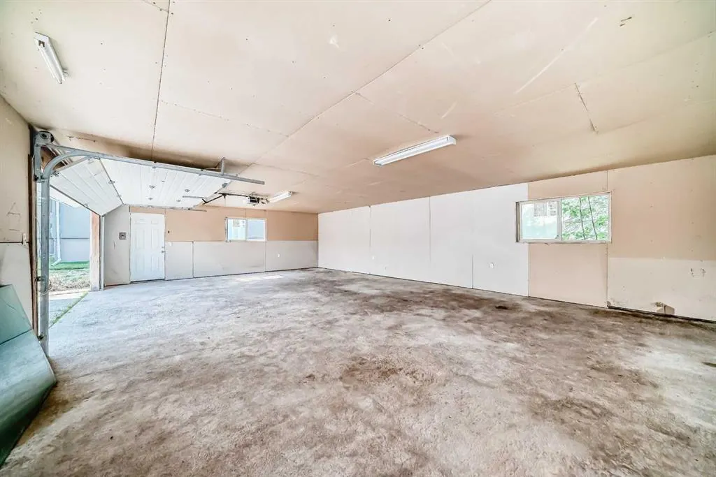 270139 Inverlake Road