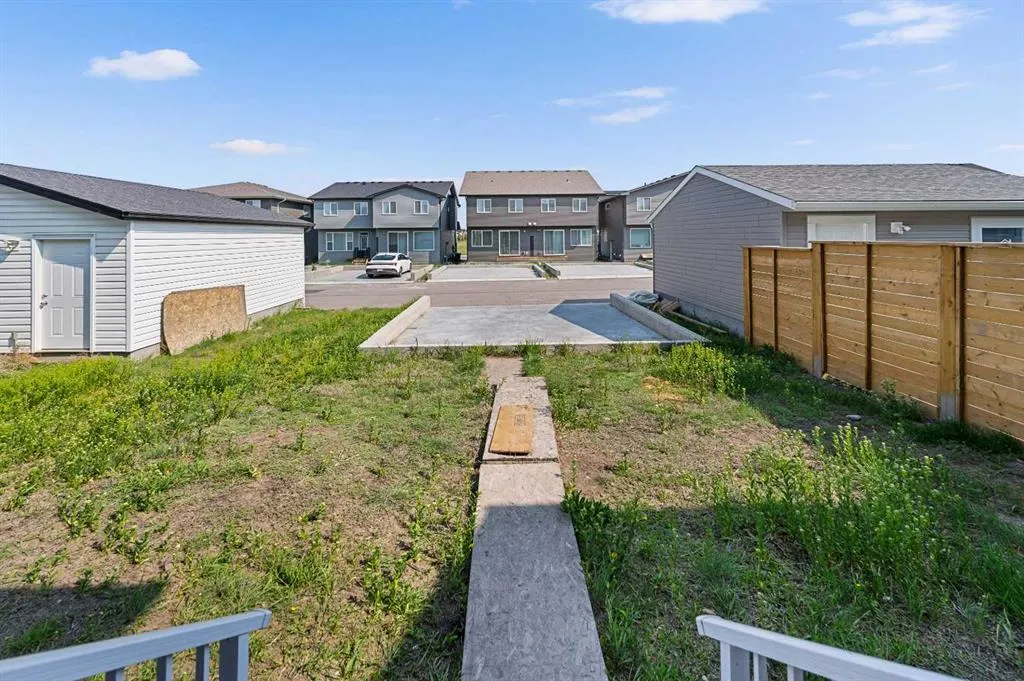 520 Chinook Winds Gardens SW