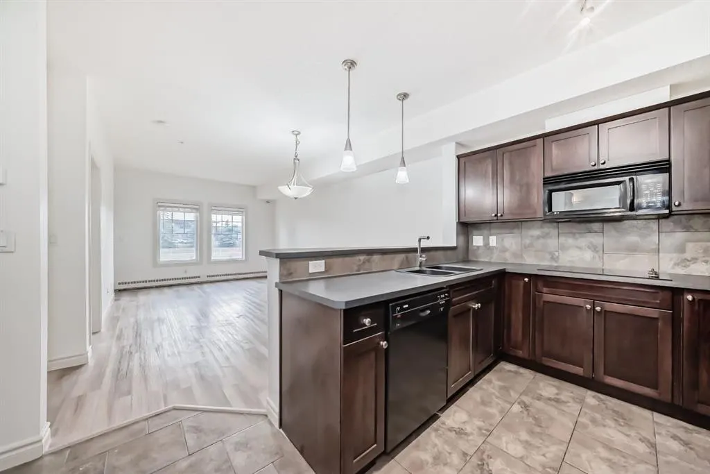 60 Royal Oak Plaza NW, #120