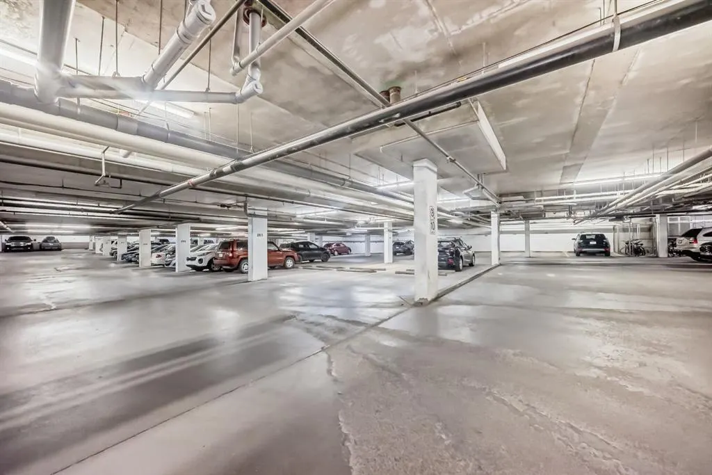 60 Royal Oak Plaza NW, #120