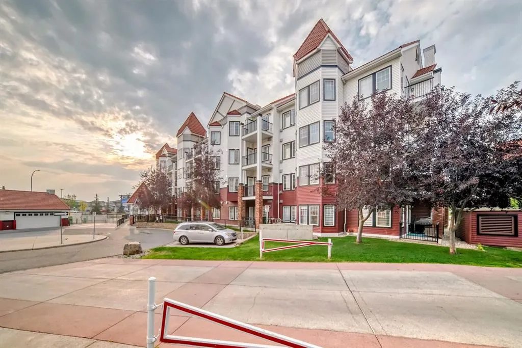 60 Royal Oak Plaza NW, #120
