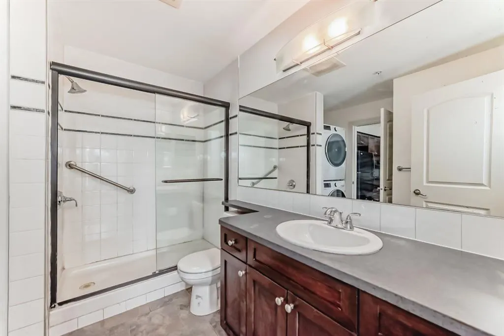 60 Royal Oak Plaza NW, #120