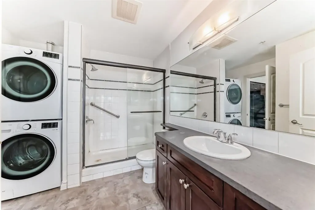 60 Royal Oak Plaza NW, #120