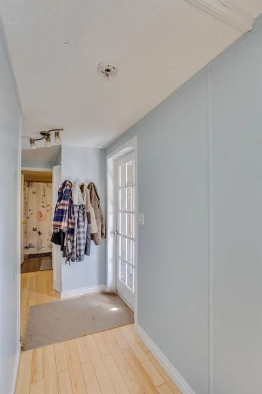 244 cokerill Crescent