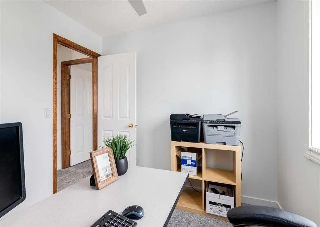 121 Cramond Close SE