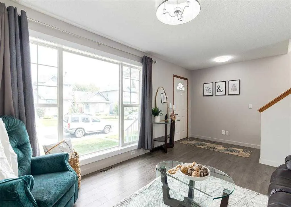 121 Cramond Close SE
