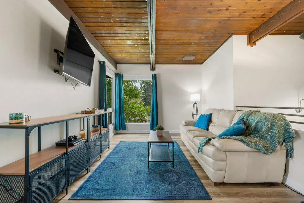 615 Sabrina Road SW