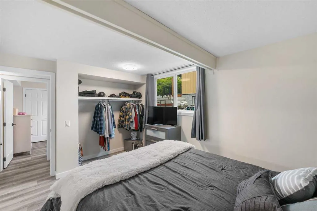 615 Sabrina Road SW