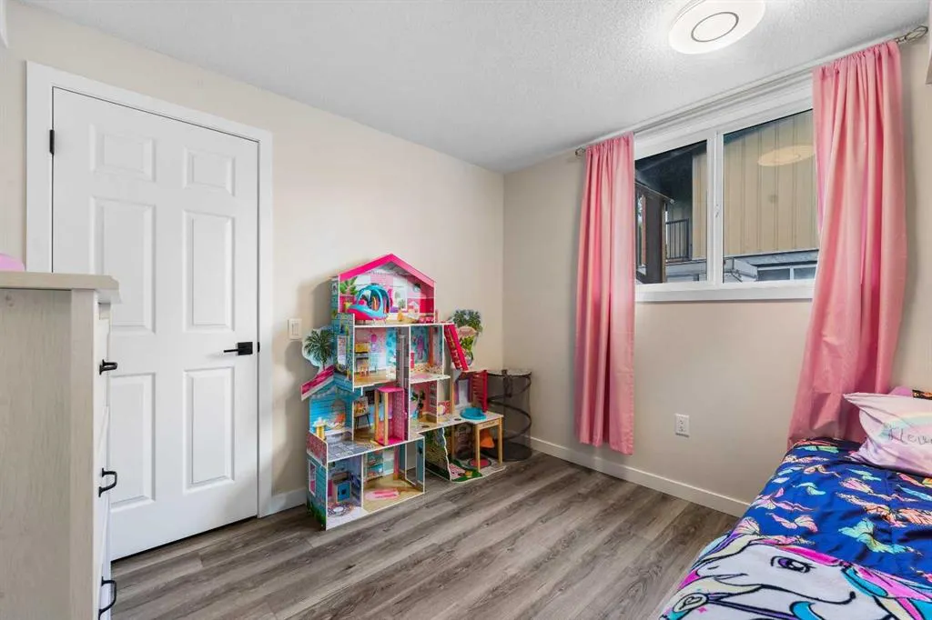 615 Sabrina Road SW