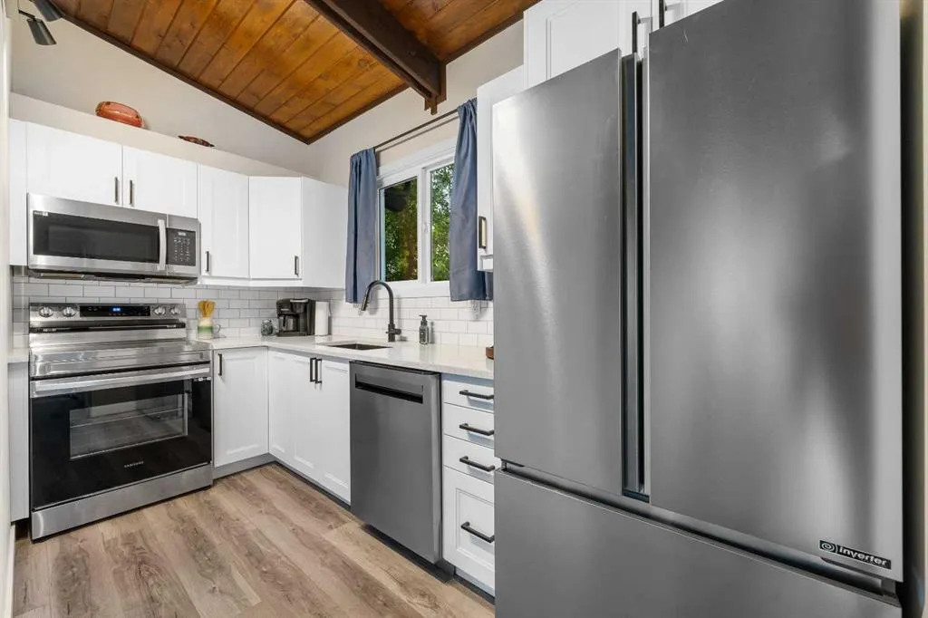 615 Sabrina Road SW