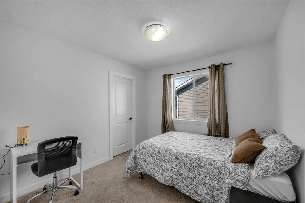 325 Bayview Way SW