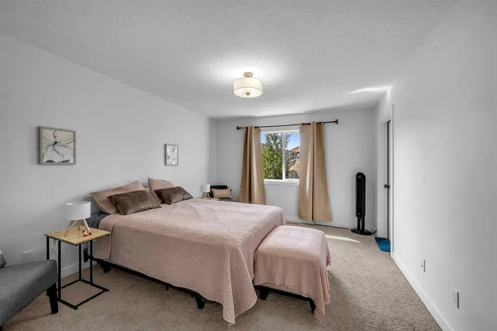325 Bayview Way SW