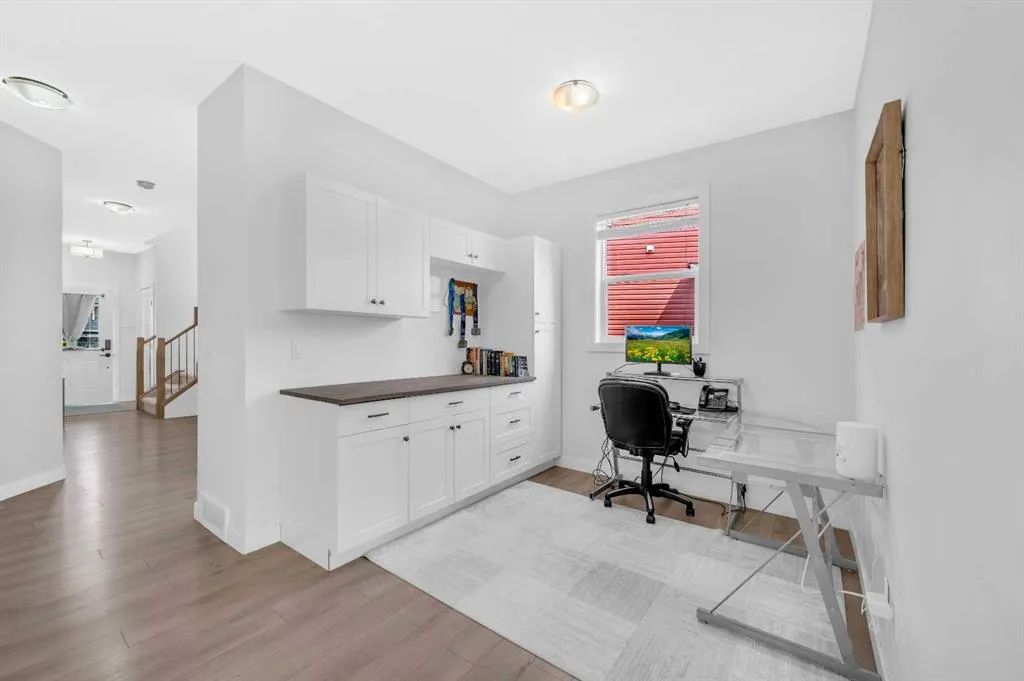 325 Bayview Way SW