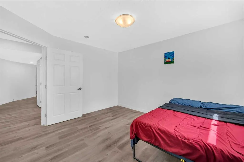 325 Bayview Way SW