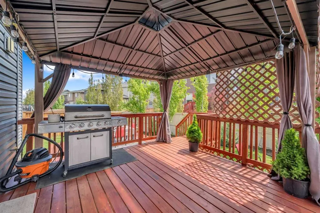 325 Bayview Way SW