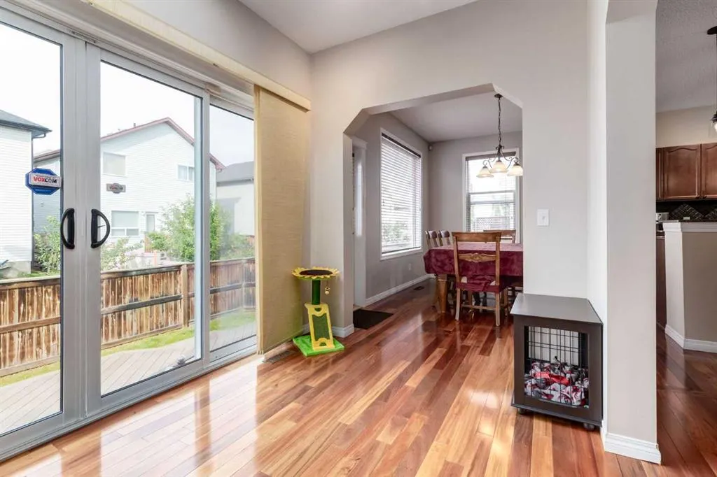 82 Everglen Crescent SW