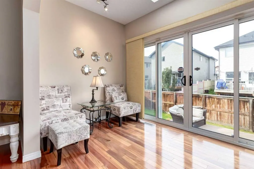 82 Everglen Crescent SW