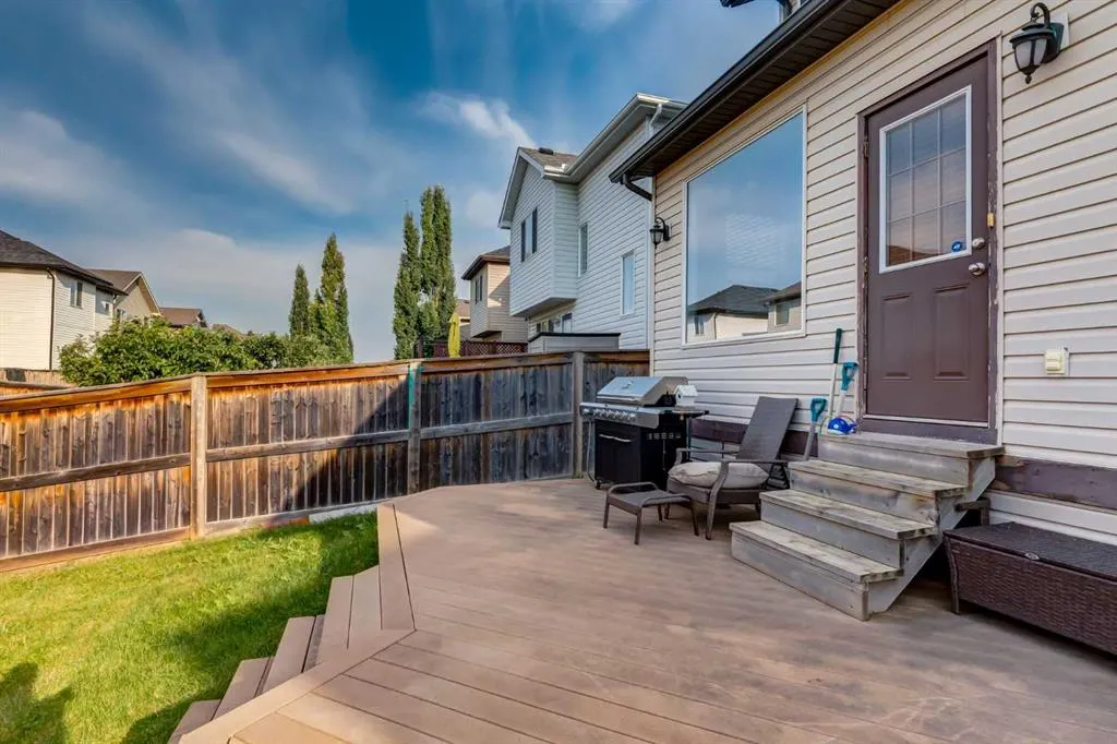 82 Everglen Crescent SW